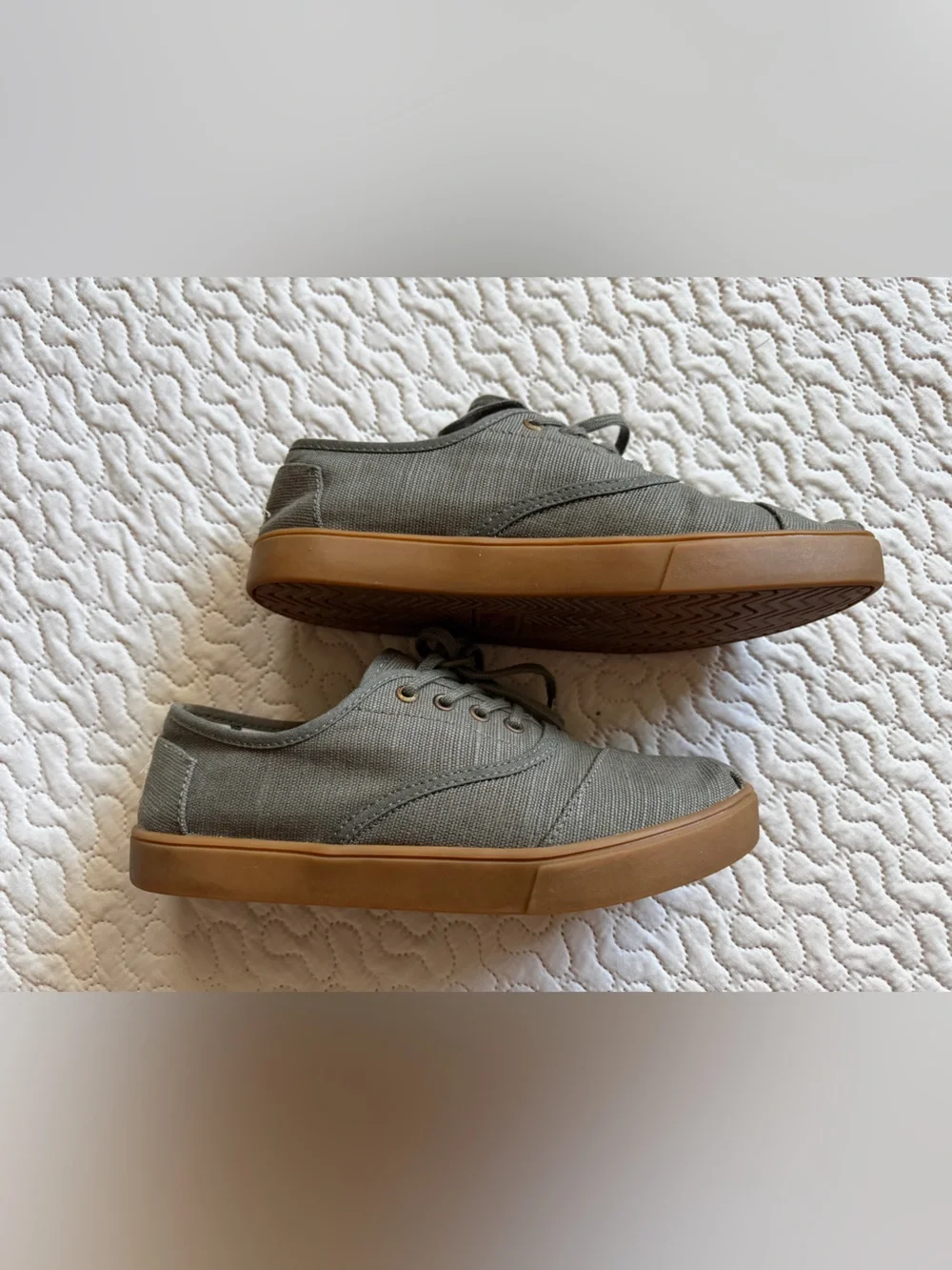 TOMS Men's Sage Olive Canvas Lace-Up Low Top Gum Sole Sneakers 8.5